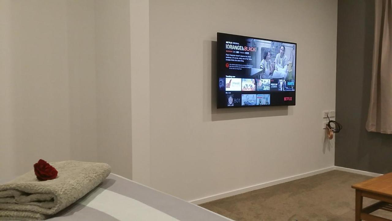 Modern Private Apartment Wanaka Bagian luar foto