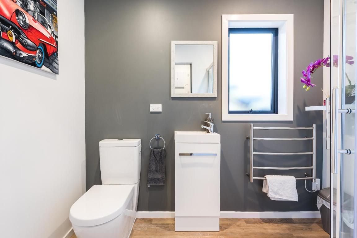 Modern Private Apartment Wanaka Bagian luar foto