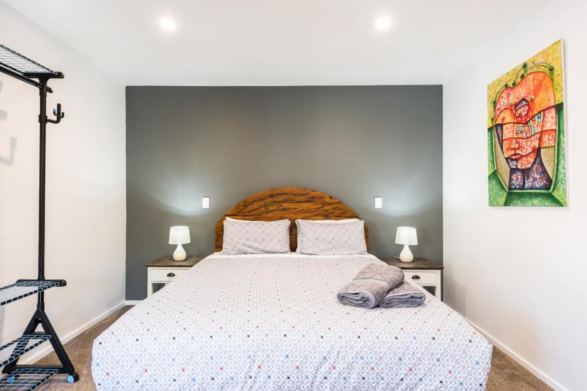 Modern Private Apartment Wanaka Bagian luar foto