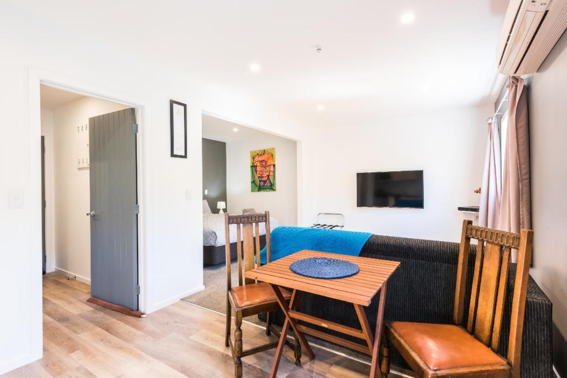 Modern Private Apartment Wanaka Bagian luar foto